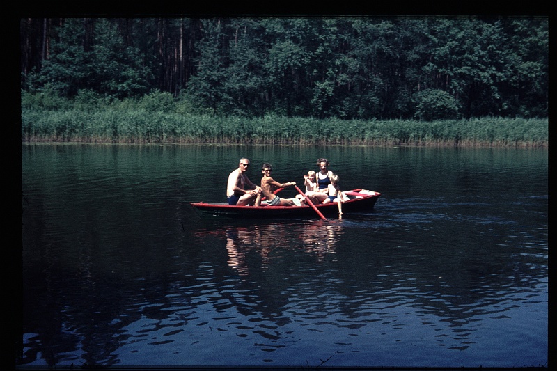 20.Bodenwoehr jul 1966 Papa,Mama,Walter,Brigitte,Marion.JPG